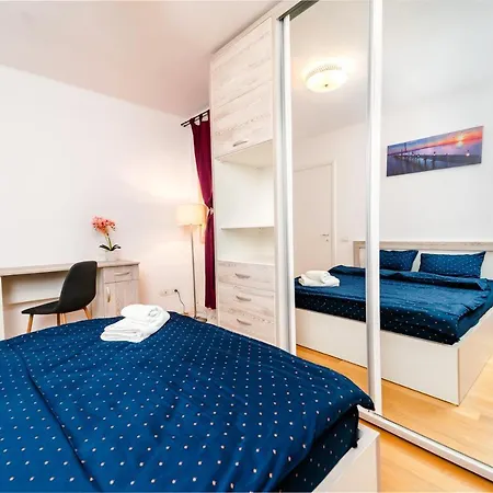 Apartment Central 700 Square Fructus Plaza - Eva