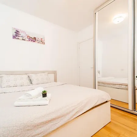 Apartment Central 700 Square Fructus Plaza - Eva Timisoara