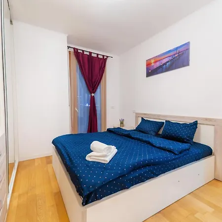 Central 700 Square Fructus Plaza - Eva
