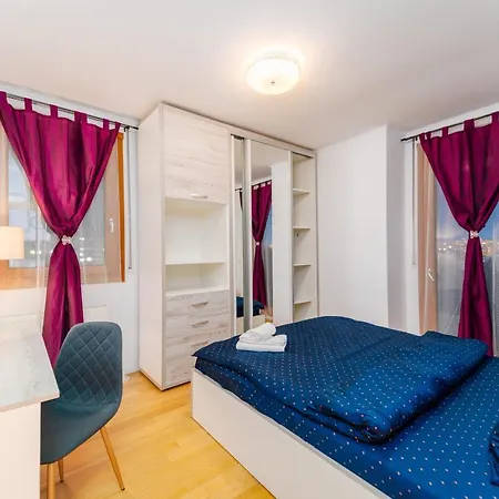 Central 700 Square Fructus Plaza - Eva *