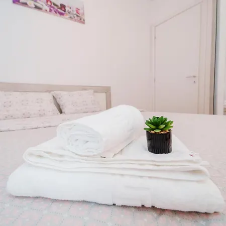 Central 700 Square Fructus Plaza - Eva *
