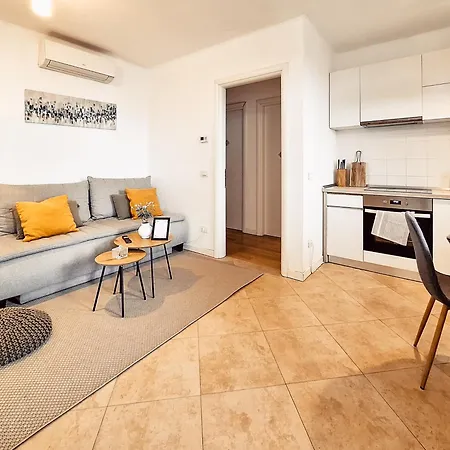 Central 700 Square Fructus Plaza - Eva Apartment Timisoara