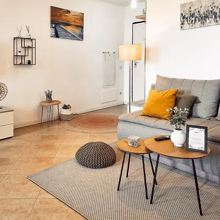 Central 700 Square Fructus Plaza - Eva Apartment *